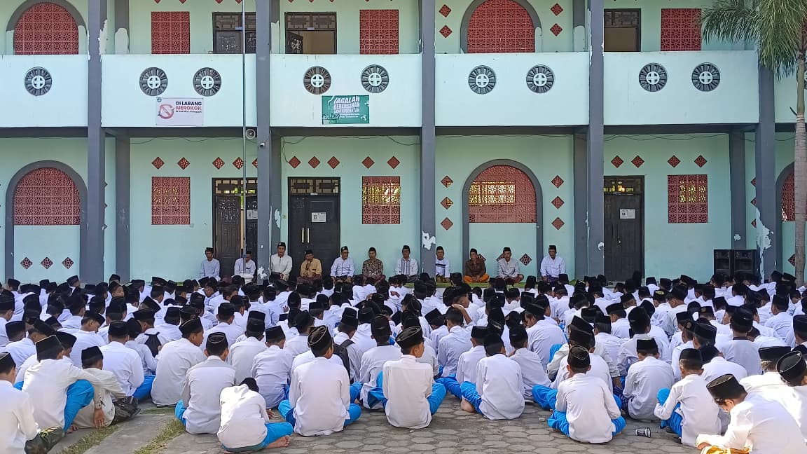 MTs. 1 Annuqayah Gelar Doa Bersama untuk Almarhum Miftahor Roziq